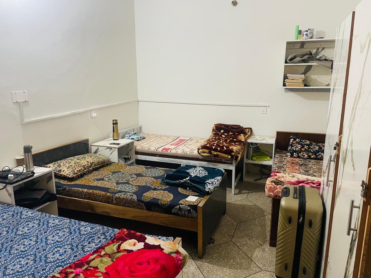 4 Seater Room